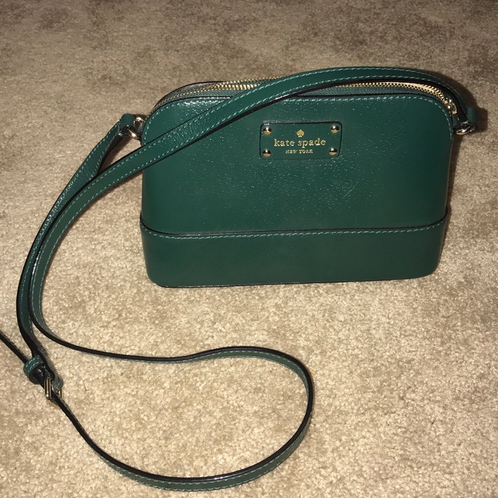 Kate spade Forest Green cross body bag. Like new!!